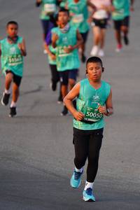 BIB: 50050
                            <button type="button" onclick="openModal(10509214)" class="btn btn-primary btn-sm float-right btn-popup" data-toggle="modal" data-target=".modal-high-quality">
                        <i class="fas fa-shopping-cart"></i> Add to Cart
                    </button>
                                            <button type="button" onclick="isThisMe(10509214, true)" class="btn btn-success btn-sm float-right btn-popup btn-isme hidden" data-toggle="tooltip" data-placement="bottom" title="นี่คือรูปของคุณใช่ไหม คลิกที่นี่เพื่อเอาเข้าอัลบั้ม">
                        <i class="fas fa-plus"></i> Add to album
                    </button>
                    <button type="button" onclick="isThisMe(10509214, false)" class="btn btn-warning btn-sm float-right btn-popup btn-isnotme hidden">
                        <i class="fas fa-ban"></i> Remove from album
                    </button>